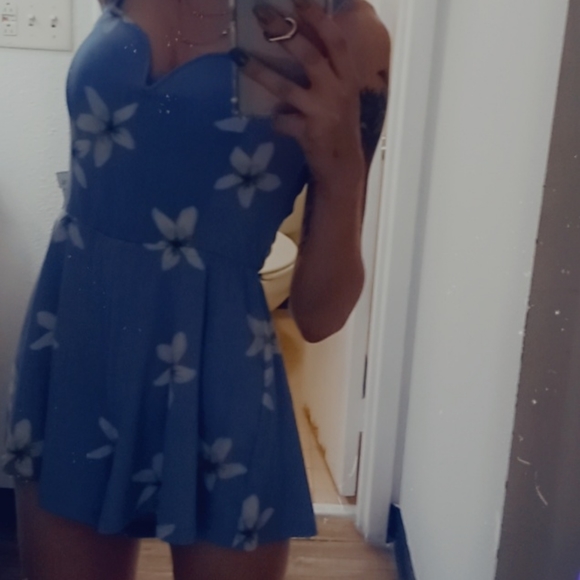Cute blue romper with floral design - Picture 3 of 6